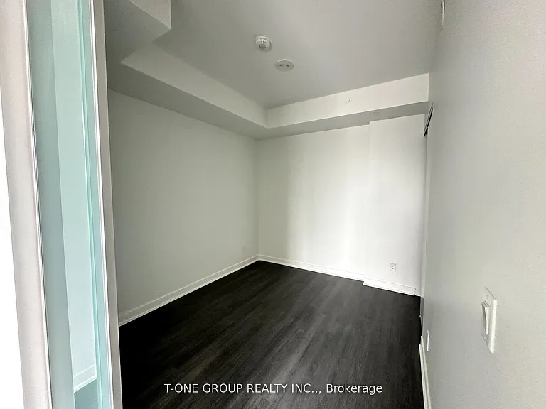 185 Alberta Ave #803 — Photo 11