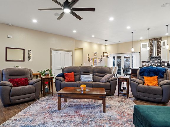 5th image of 7905 Bachelorview Dr