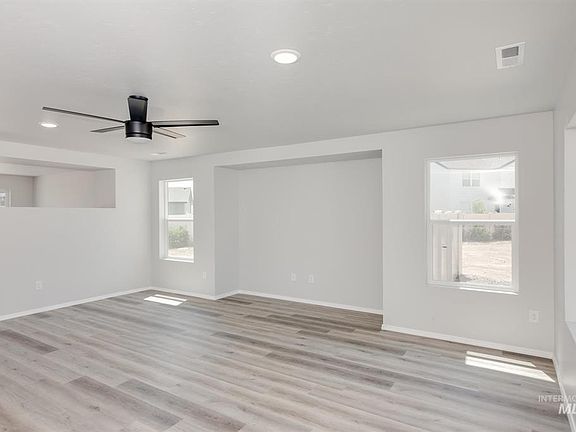3rd image of 1513 Issvale Blvd