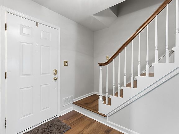 2nd image of 5 Split Rail Ln