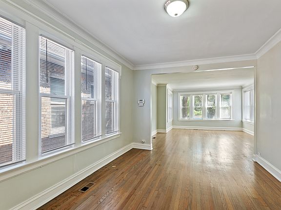3rd image of 6506 S Artesian Ave