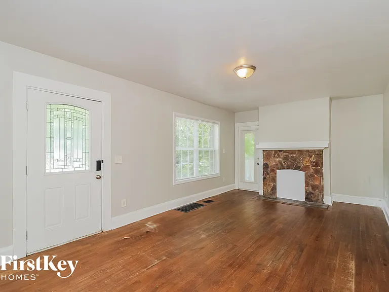 1750 Avon Ave SW — Photo 4