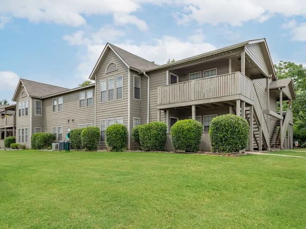 1050 Harborview Dr NE #211C