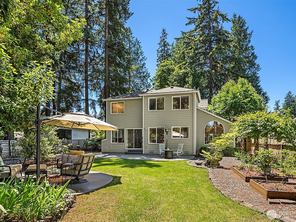 1st image of 647 Edmonds Way