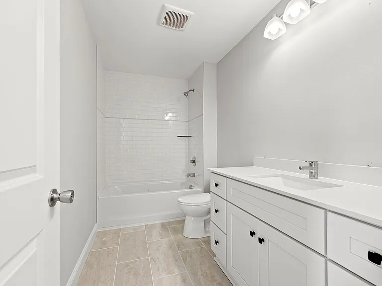 237 Jackson Ave N — Photo 24