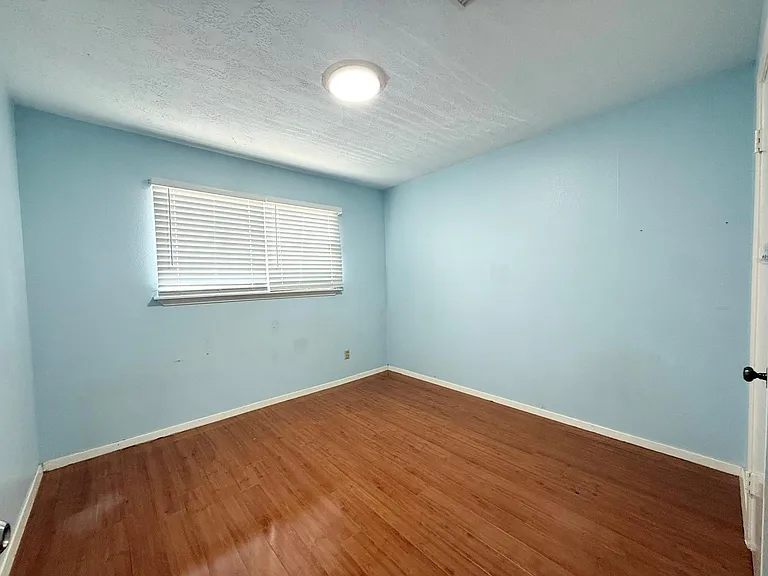 8438 Leawood Blvd #1 — Photo 7