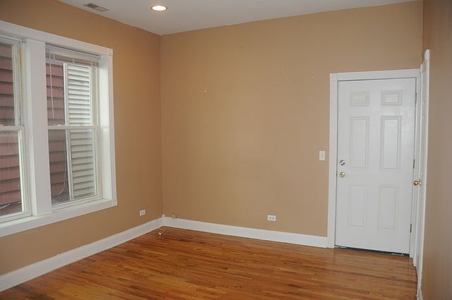 1st image of 1712 N Washtenaw Ave #1B