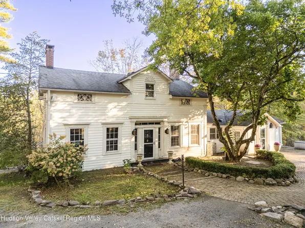 1017 Bruyn Turnpike, Pine Bush, NY 12566