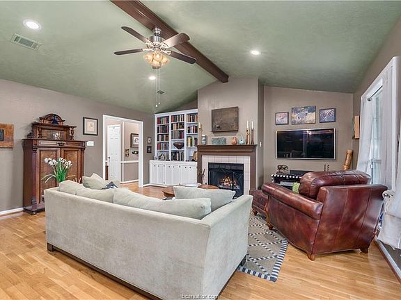 4th image of 2901 Bolero Ct
