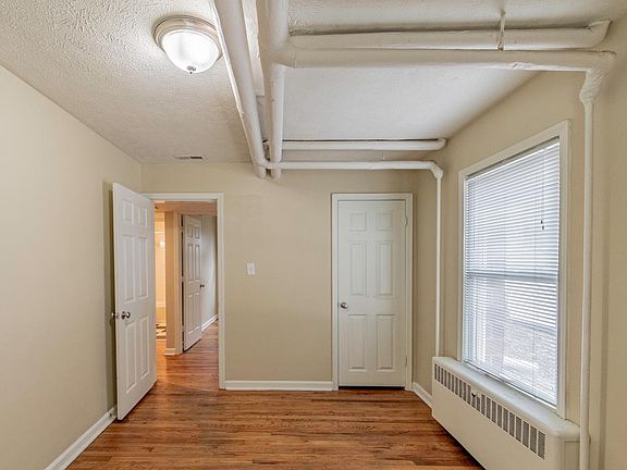 4th image of 304 N 31st St APT 1