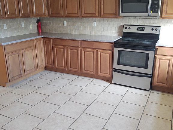 3rd image of 319 Randolph St