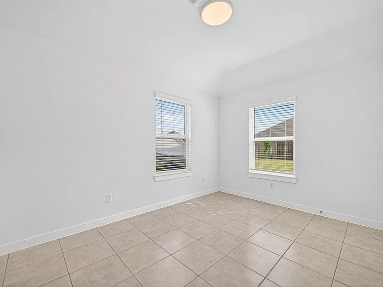 16307 Rockdale Landing Dr — Photo 9