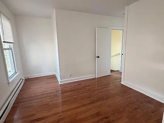2nd image of 123 Morris St #2