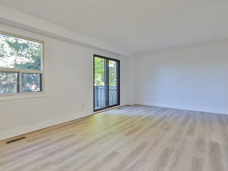 207 Scarborough Golf Club Rd — Photo 8