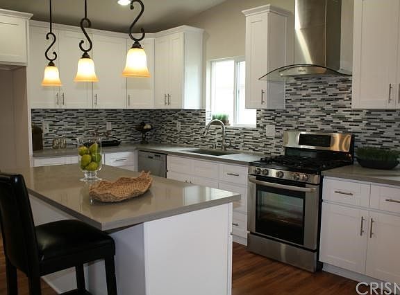 5th image of 7408 Lasaine Ave
