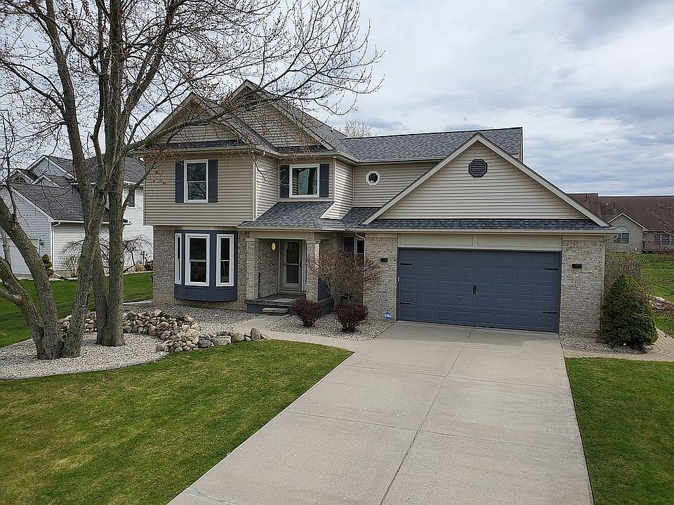 1st image of 9210 Woodridge Dr
