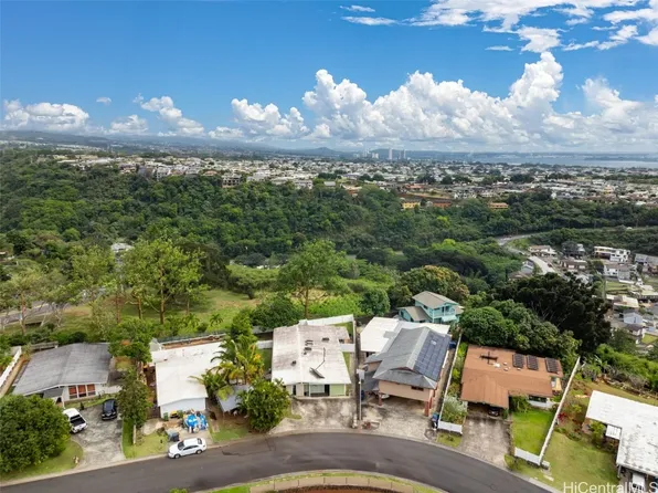 1977 Aamaka Pl, Pearl City, HI 96782