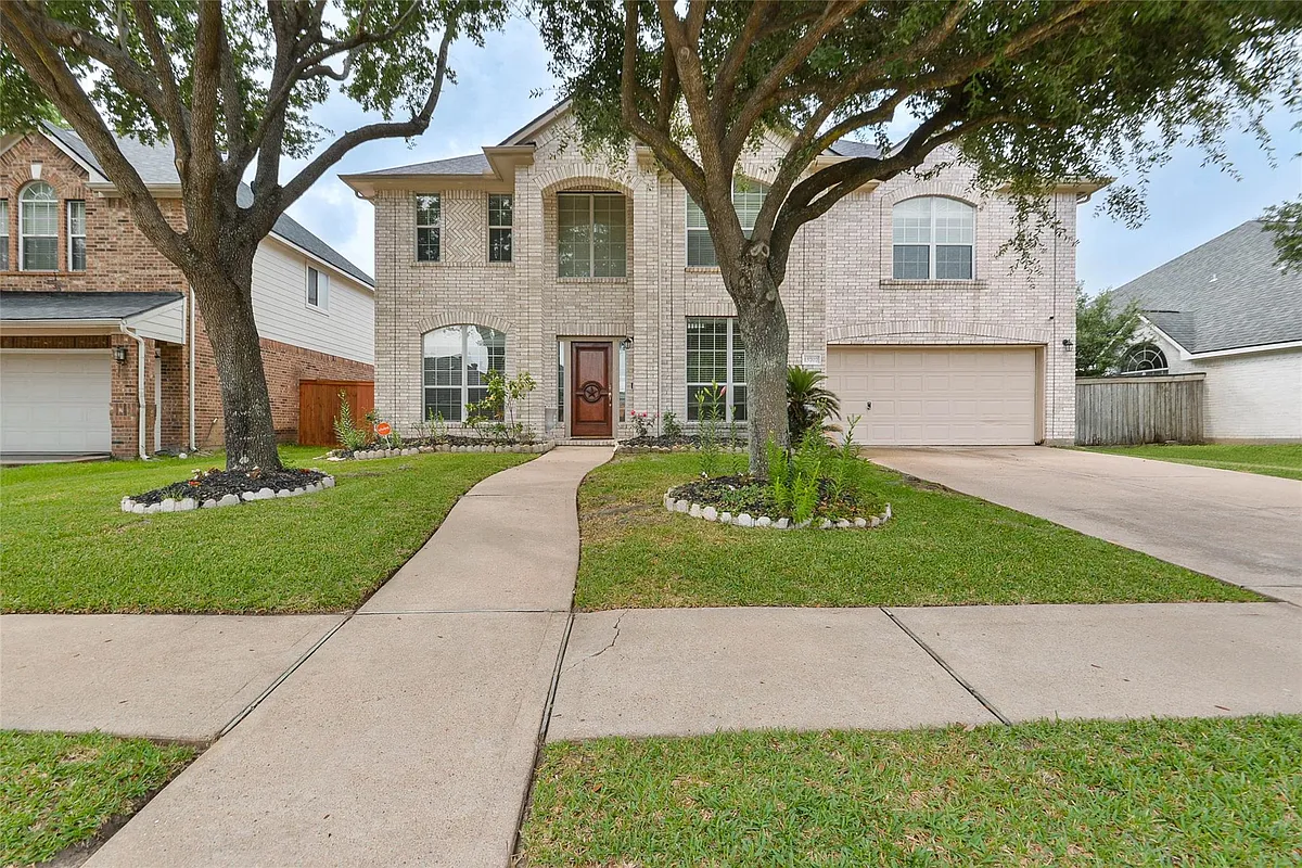 Building Photo - 15707 Sandisfield Ln