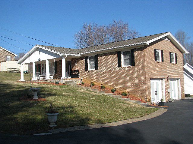1st image of 16422 Southwood Dr