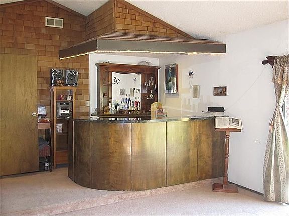 4th image of 107 W Longview Ave