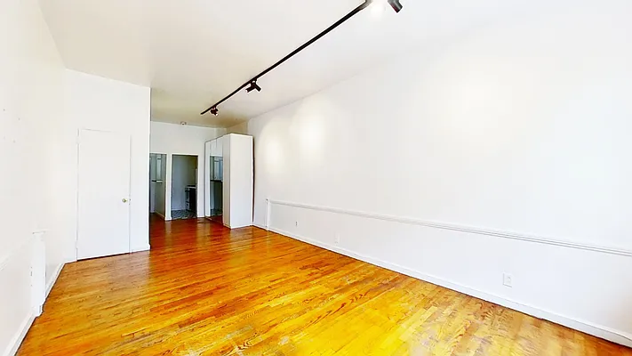 Rented by Compass | media 9