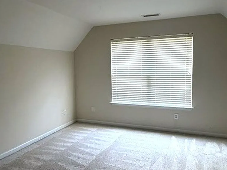 1107 Montreux Dr — Photo 9