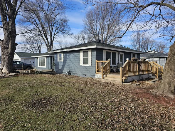 901 Oak Ave, Sterling, IL 61081