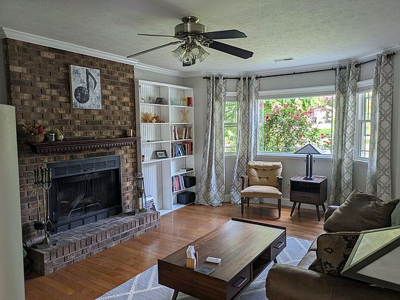 5th image of 1221 Reston Ct
