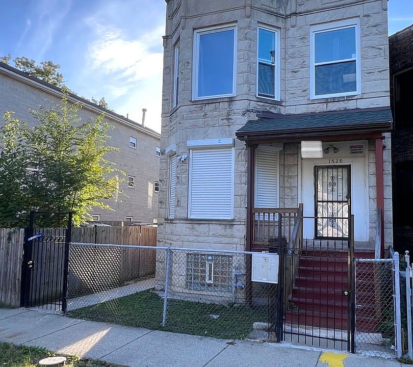 1st image of 1528 S Saint Louis Ave APT 2