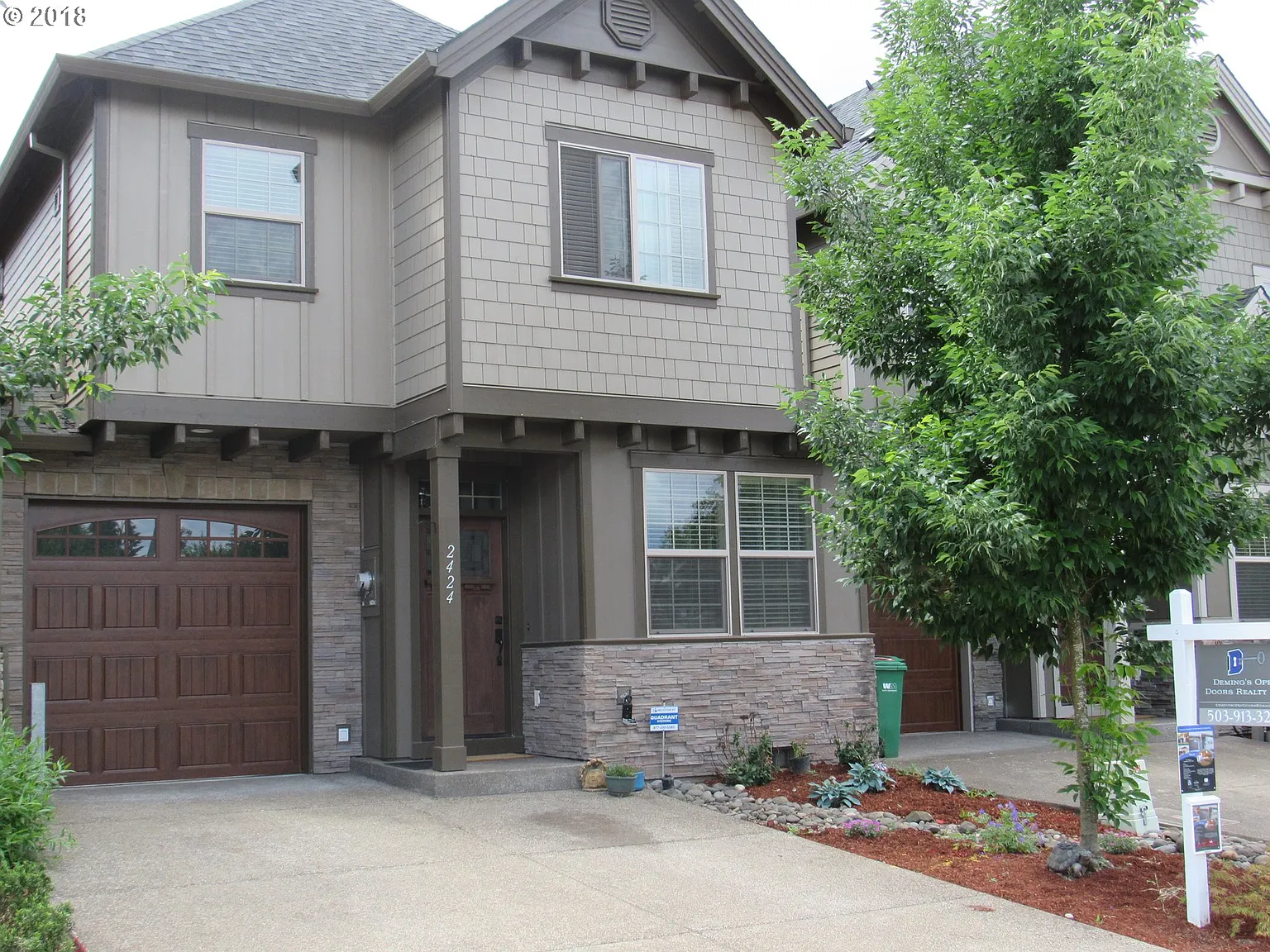 2424 25th Ave photo 1