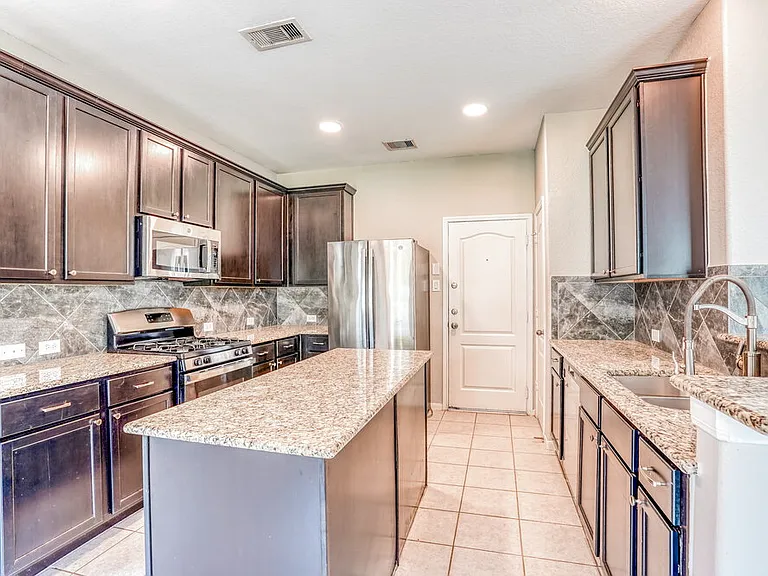 5223 Gulf Stream Ln — Photo 8