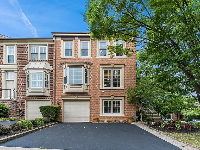 7510 Collins Meade Way — Photo 2