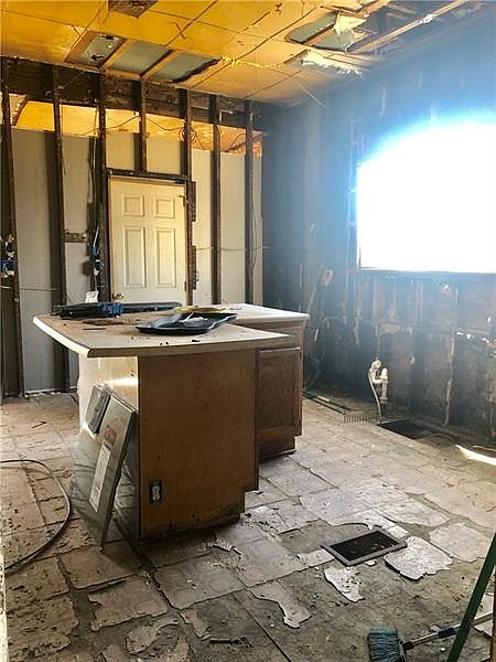 2nd image of 285 Lawrence Ave
