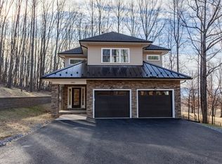 1065 Thornblade Way, Blue Ridge, VA 24064