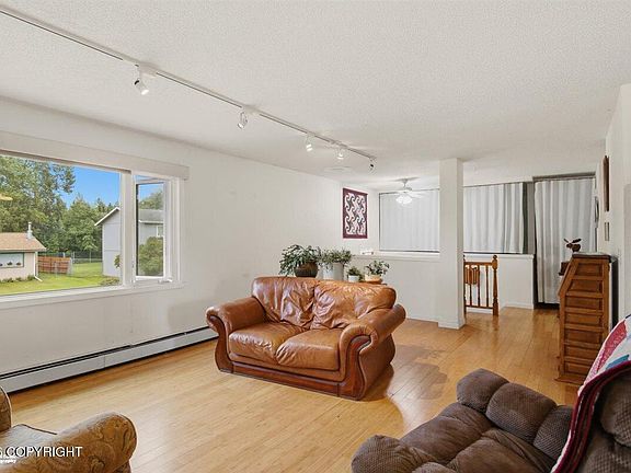 5th image of 8230 Kip Ct