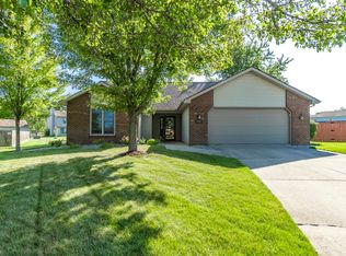 835 Laurel Hill Pl, Fort Wayne, IN 46825