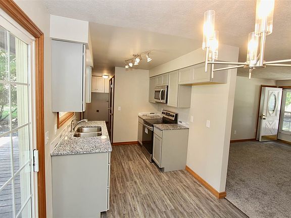 5th image of 24903 E Heather Ln