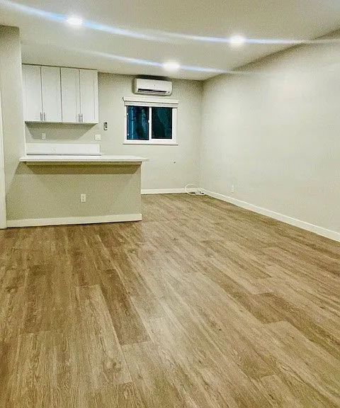 426 S Barrington Ave #6 — Photo 1