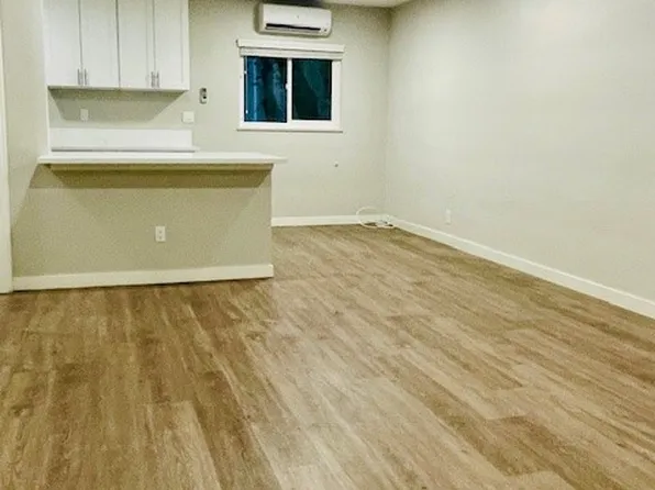 426 S Barrington Ave APT 6, Los Angeles, CA 90049