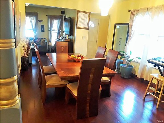 5th image of 335-37 W Calthrop Ave W