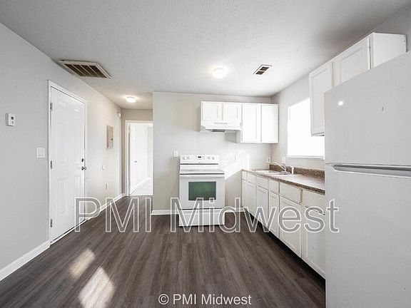4th image of 3014 W 10th St APT 3