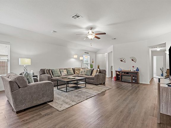 5th image of 196 Jackson Blue Ln