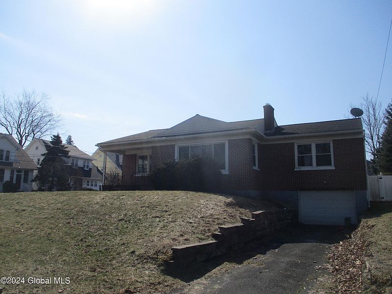 3rd image of 1704 Massachusetts Avenue