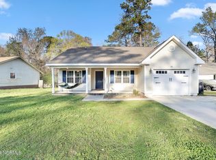106 Spring Dr, Jacksonville, NC 28540