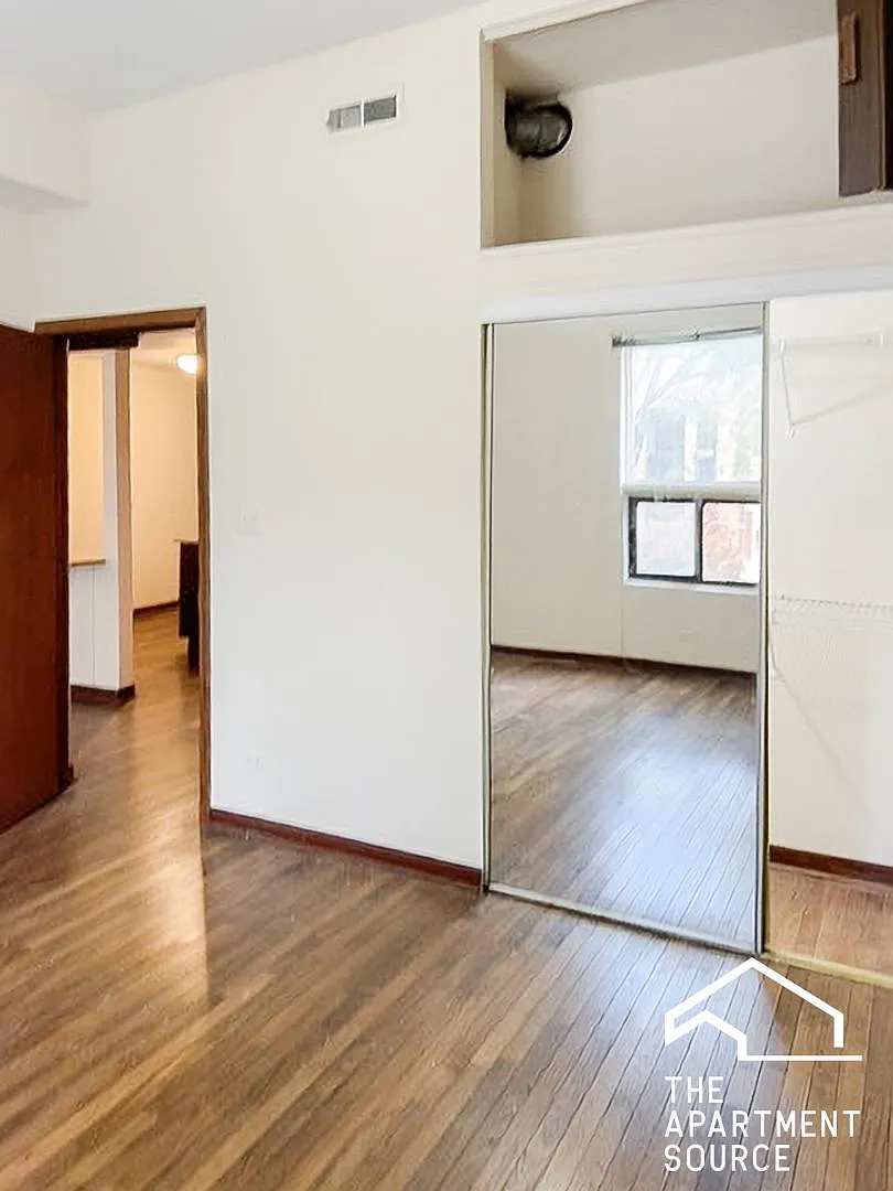 2 bed, 1100 sqft, $3,500 — Photo 2
