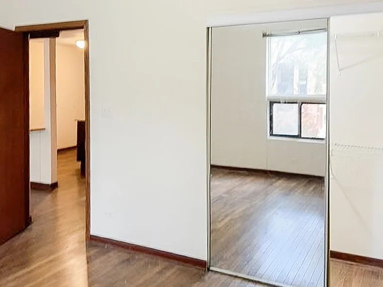 877 W Lill Ave #D — Photo 2