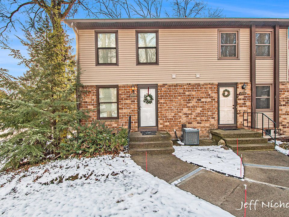1st image of 2595 Chatham Woods Dr SE