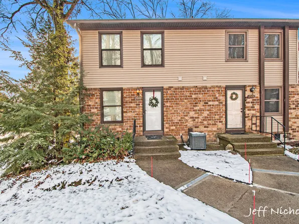 2595 Chatham Woods Dr SE, Grand Rapids, MI 49546