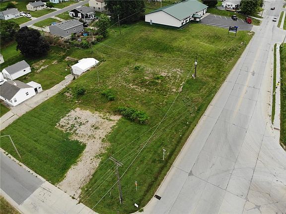2nd image of 2221 S 22nd St