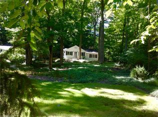 2020 Woodstock Rd, Gates Mills, OH 44040